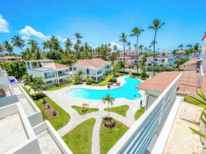 Penthouse de lujo, vista a la alberca, junto a la alberca | Vista desde la habitación