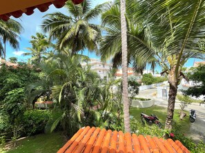 Villa clásica, 1 habitación, vista al jardín, en el área del jardín | Vista desde la habitación