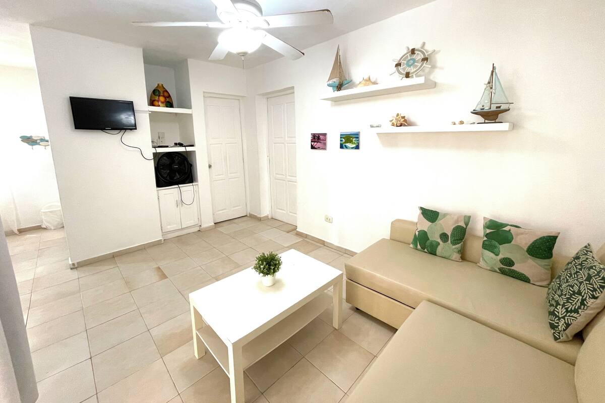 Classic Villa, 1 Bedroom, Beachside | In-room dining