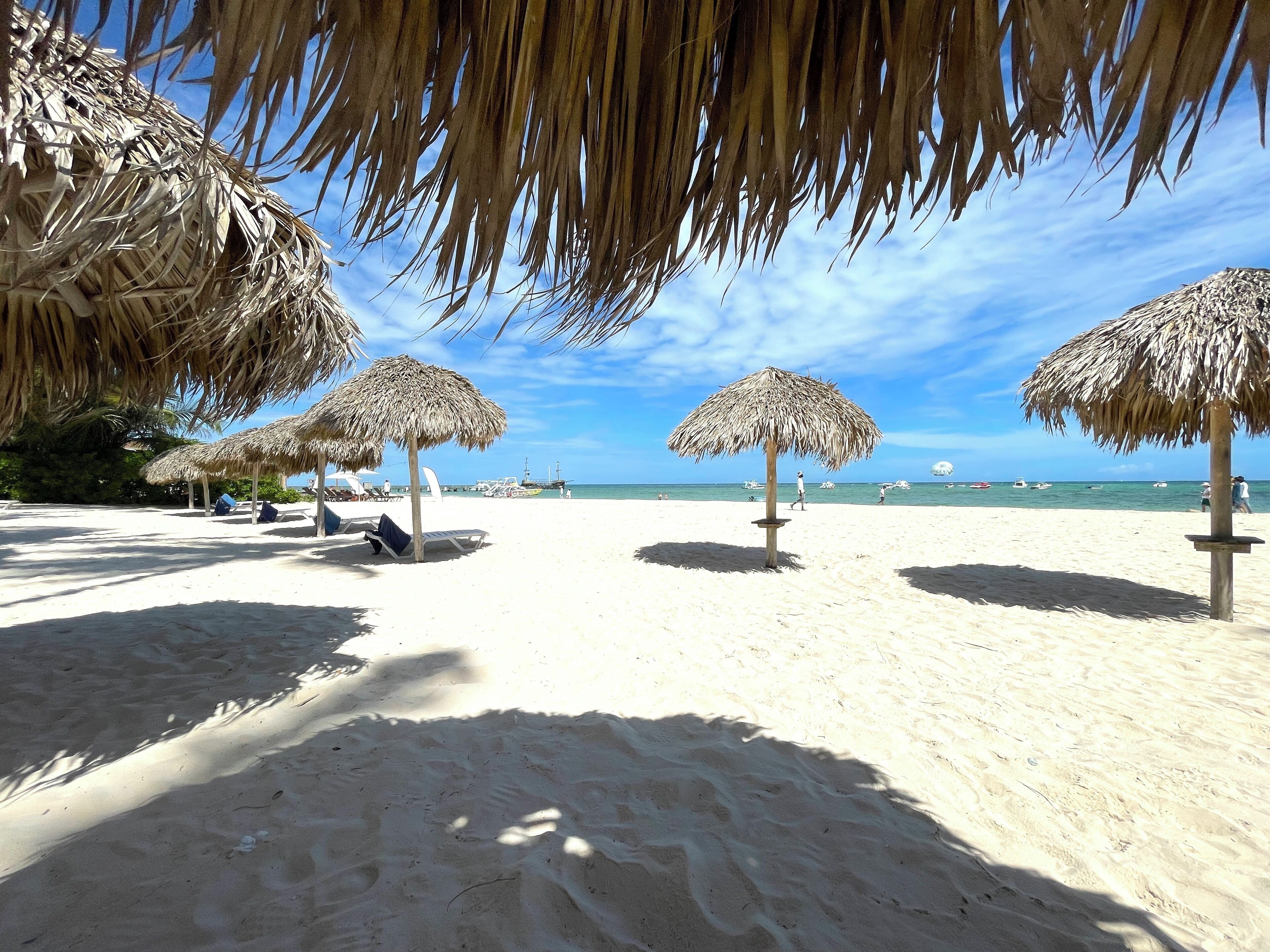 On the beach, white sand, 4 beach bars