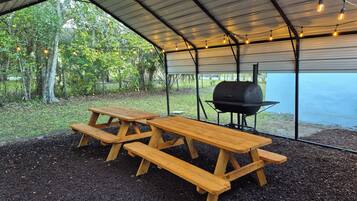 Área de parrillas y picnic