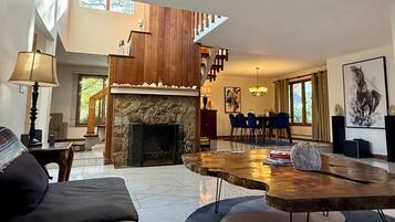 Smart TV, fireplace, stereo, computer monitors