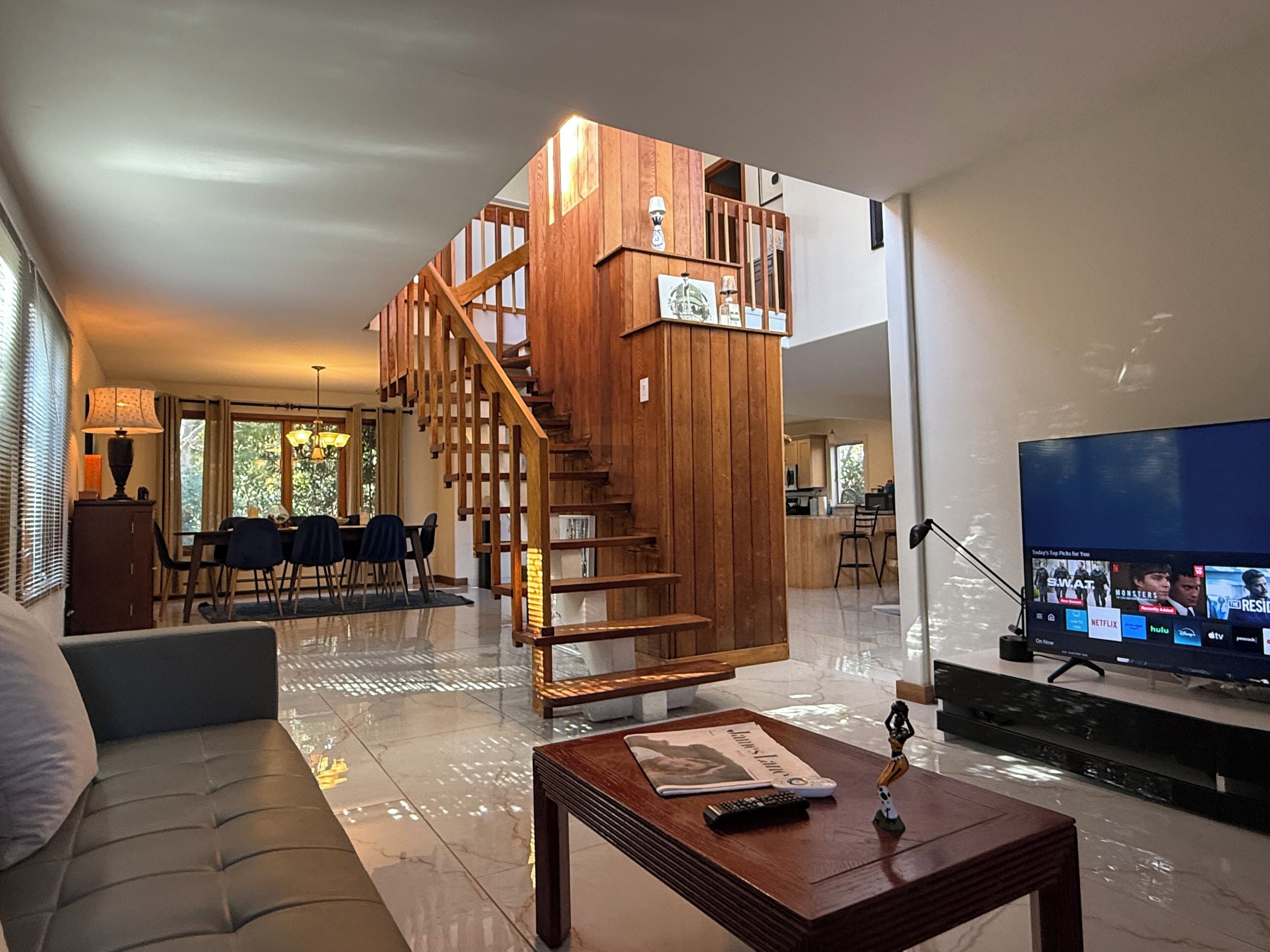 Smart TV, fireplace, stereo, computer monitors