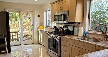 4-bedroom beach house minutes from Hamptons