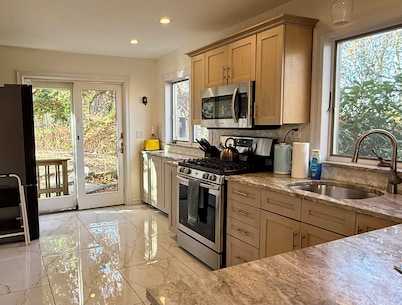 4-bedroom beach house minutes from Hamptons