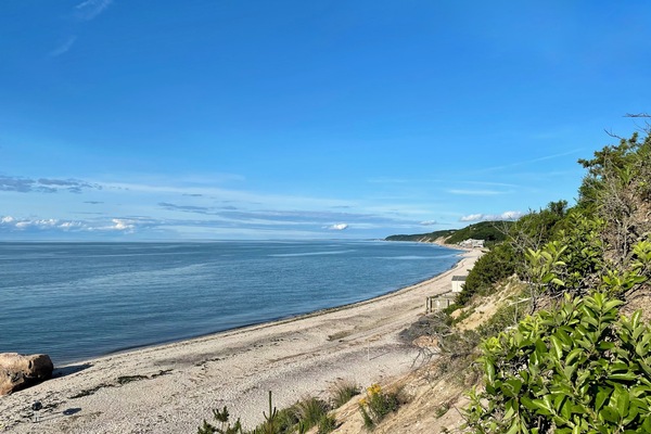 Chaises longues, serviettes de plage