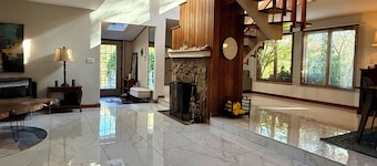 Cozy beach hose minutes from Hamptons