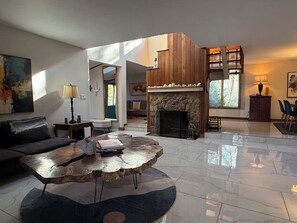 Smart TV, fireplace, stereo, computer monitors