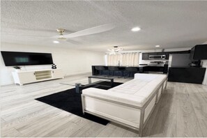 Interior - Beautiful 2-bedroom apartment with AC in vibrant Las Vegas (Las Vegas)