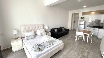 Exclusive Studio, Non Smoking, Kitchen | Private kitchen