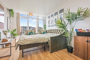1 bedroom, iron/ironing board, Internet, bed sheets