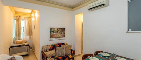 Apartment | Dining
