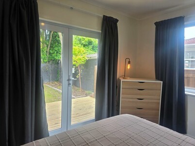 Delightful 2-bedroom house with AC in Palmerston North