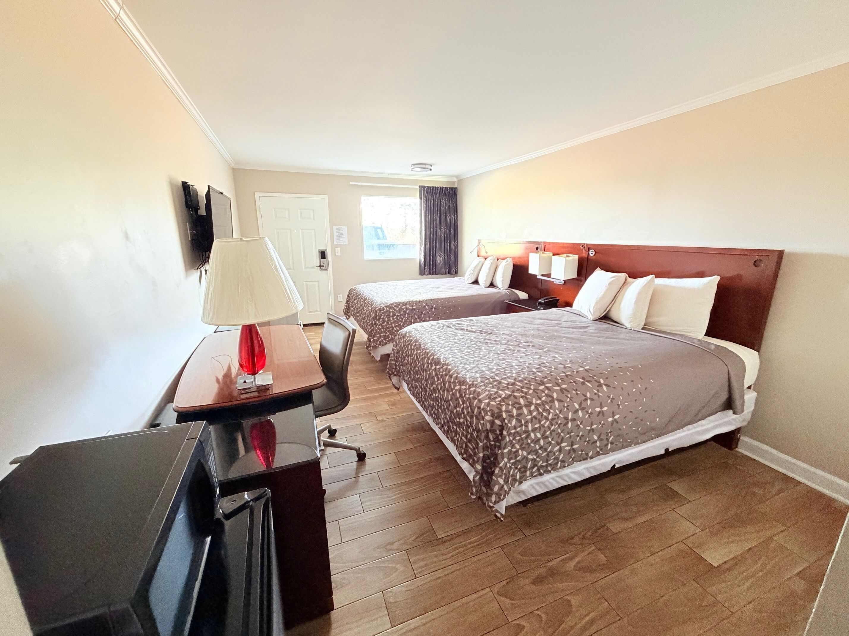 Double Room, 2 Queen Beds, Non Smoking | Desk, free WiFi