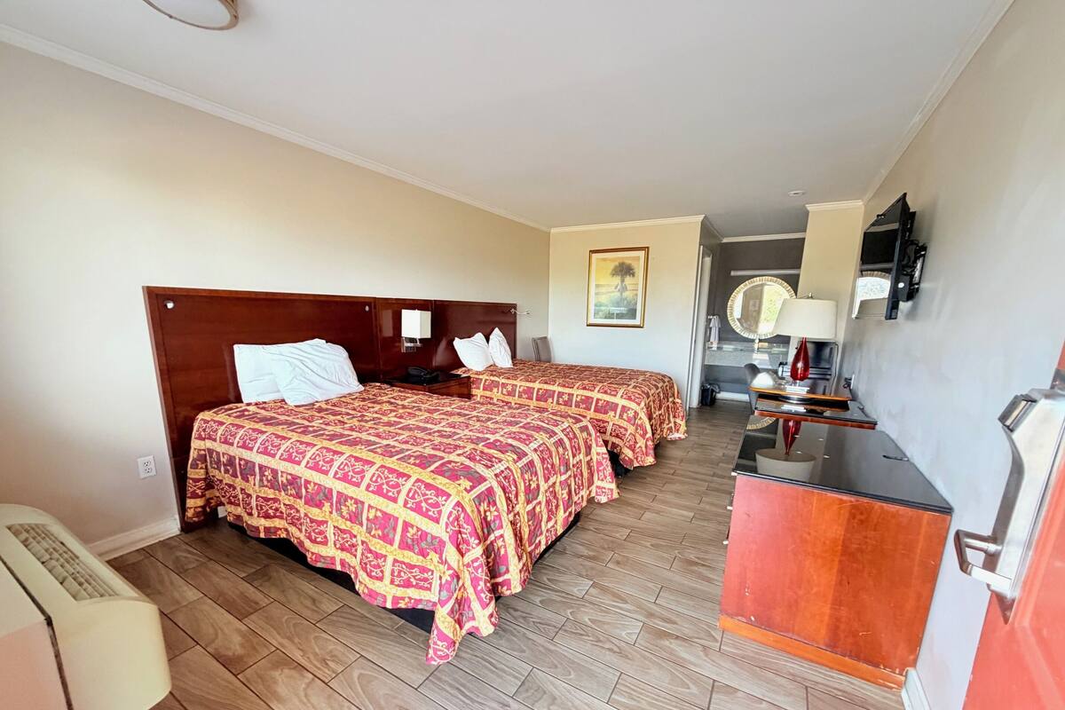 Double or Twin Room, 2 Double Beds, Smoking | Desk, free WiFi