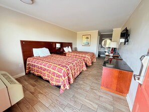 Double or Twin Room, 2 Double Beds, Smoking | Desk, free WiFi