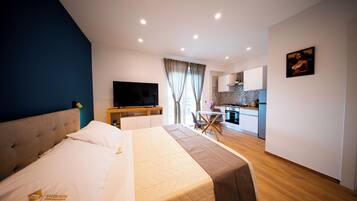 Espacio para trabajar con laptop y wifi gratis