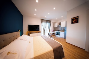 Laptop workspace, free WiFi