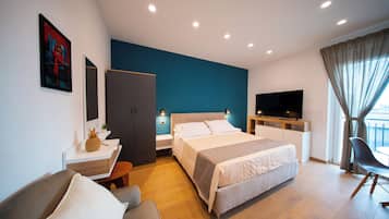 Premium Townhome, Balcony | Egyptian cotton sheets, premium bedding, down duvets, pillow-top beds