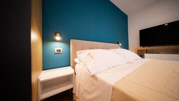 Laptop workspace, free WiFi