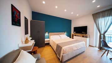 Laptop workspace, free WiFi