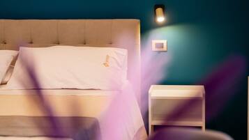 Laptop workspace, free WiFi