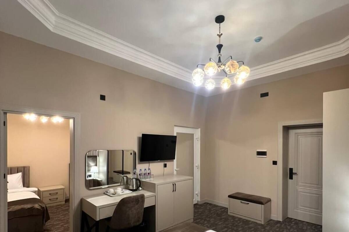 Iron/ironing board, free WiFi