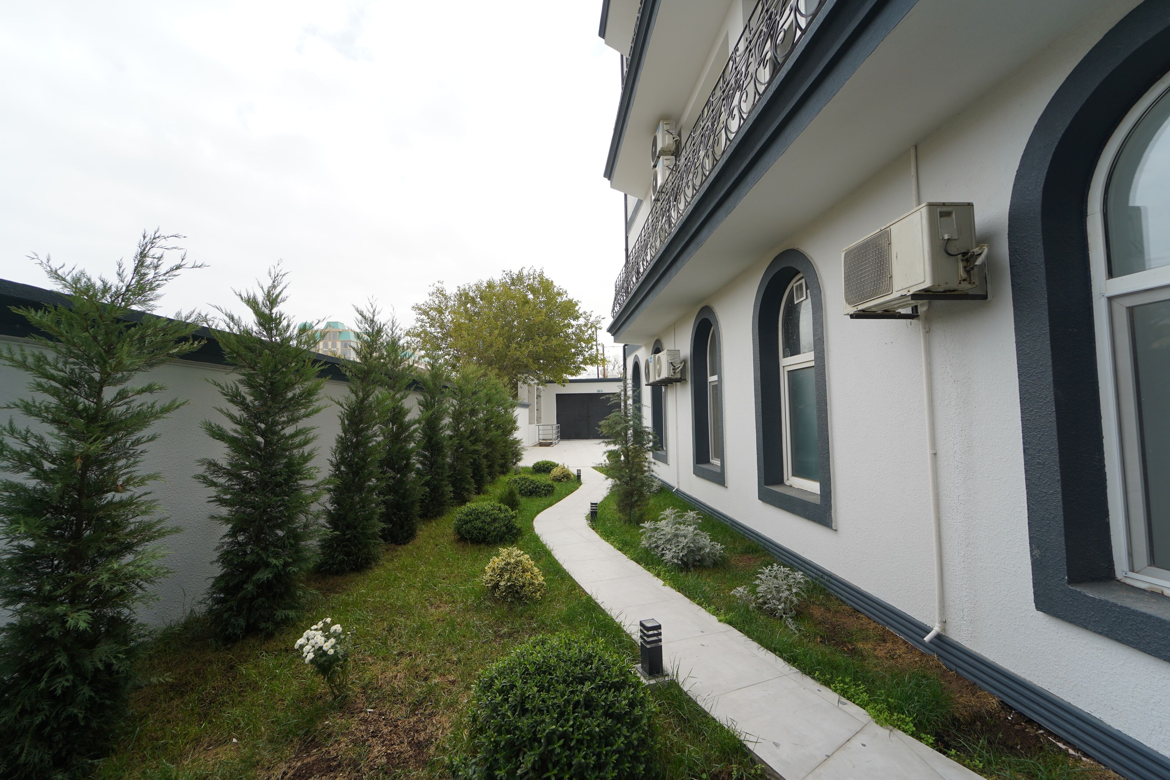 Standard-Doppelzimmer, 1 King-Bett | Blick auf den Garten