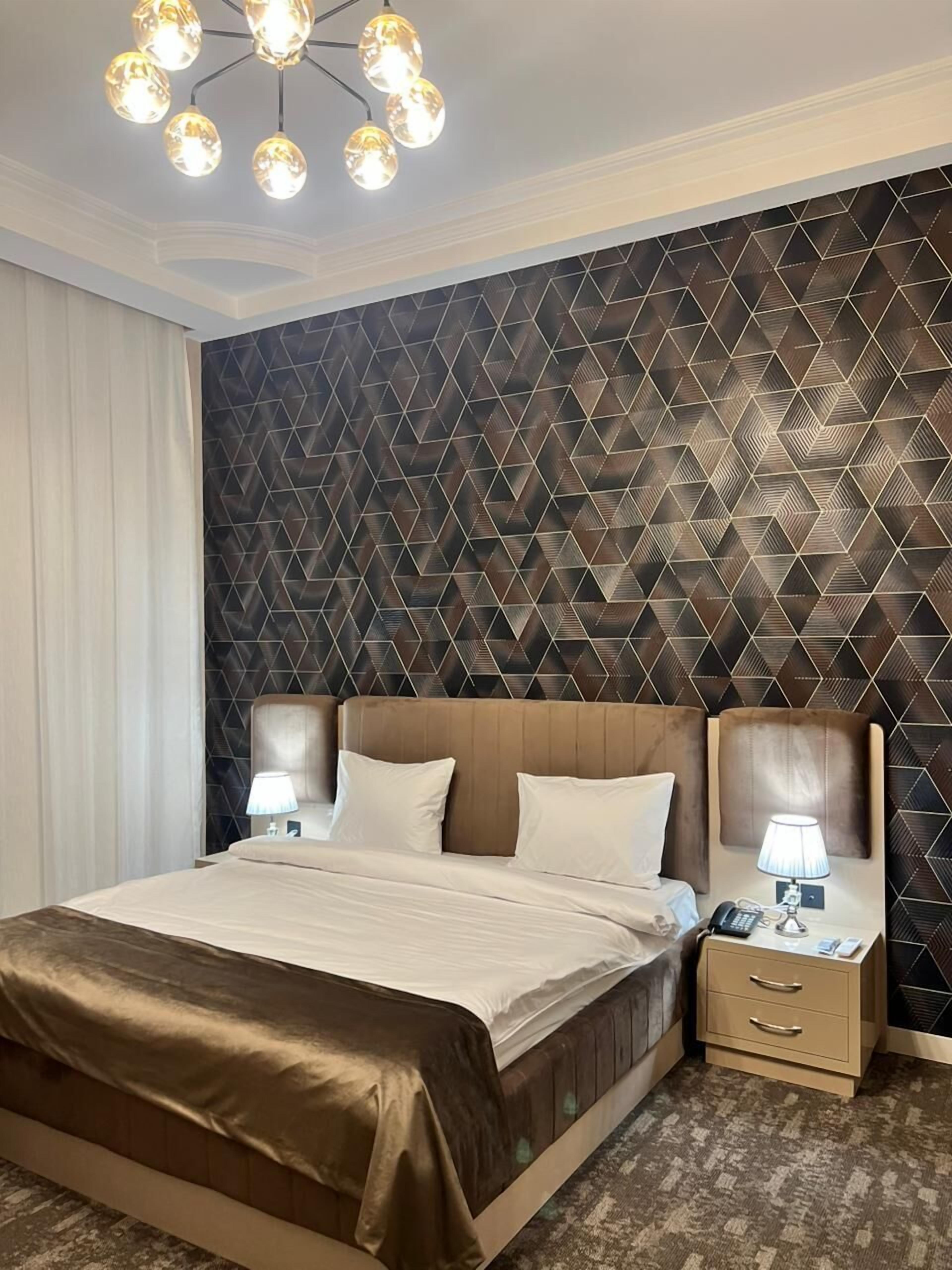 Standard Double Room, 1 King Bed | Iron/ironing board, free WiFi