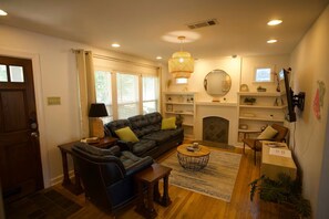 Een smart-tv en een open haard