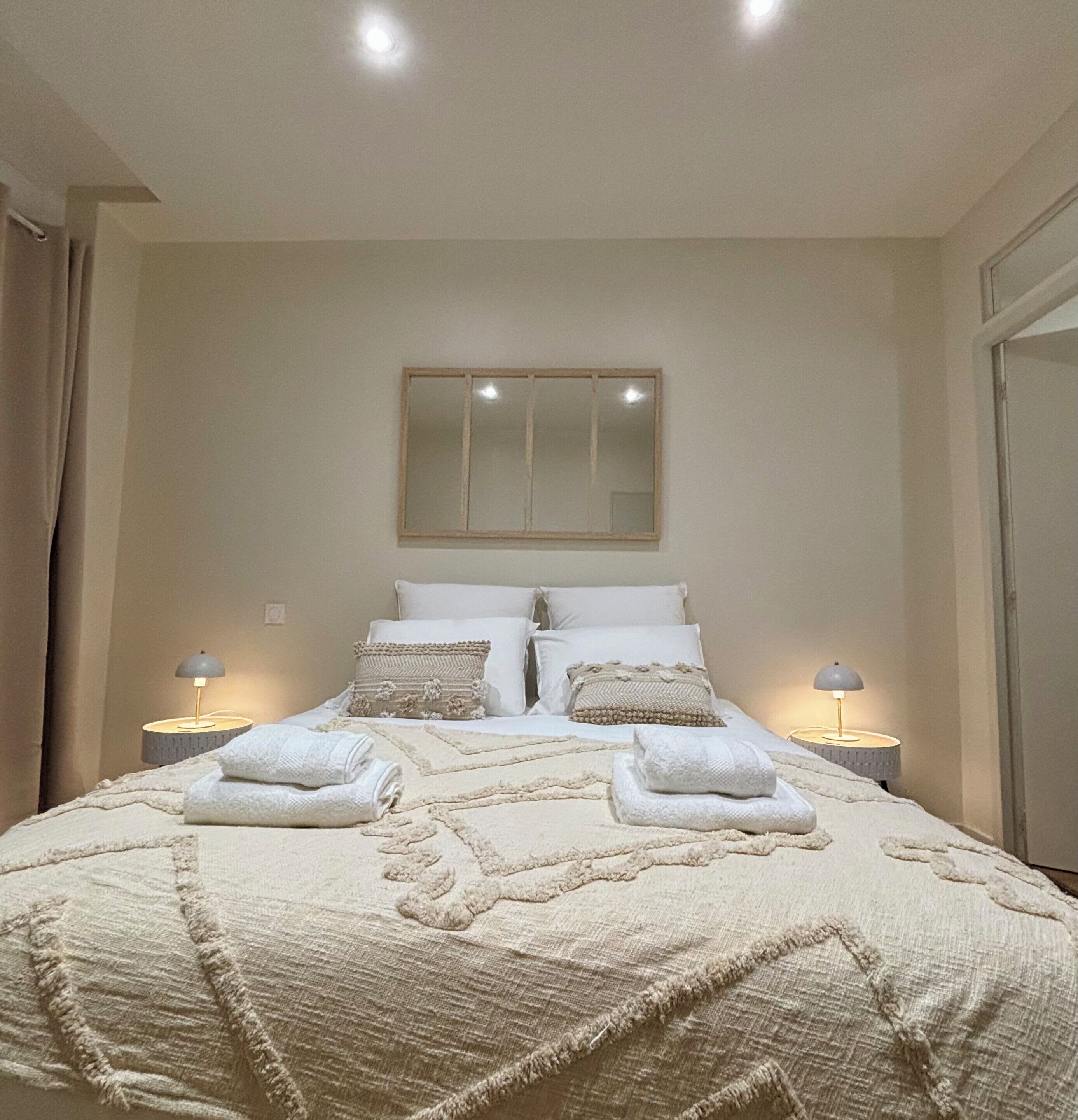 1 غرفة نوم ومكواة/لوح كي وواي فاي وملاءات أسرّة