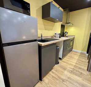 Réfrig�érateur, micro-ondes, four, cafetière/bouilloire