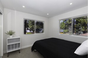 5 chambres, fer et planche à repasser, draps fournis
