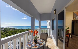 Caja de seguridad en la habitación y escritorio 