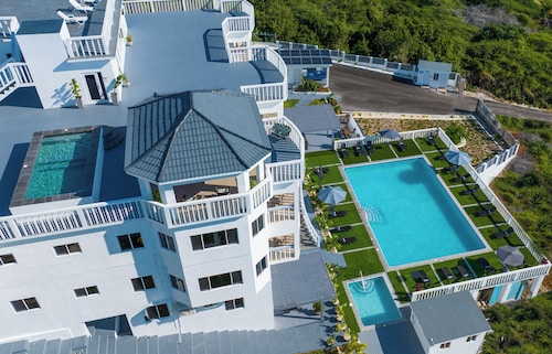Majestic Heights Bed & Breakfast