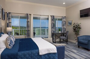 Penthouse Mewah, pemandangan laut | Brankas, meja kerja, setrika/meja setrika, dan Wi-Fi gratis