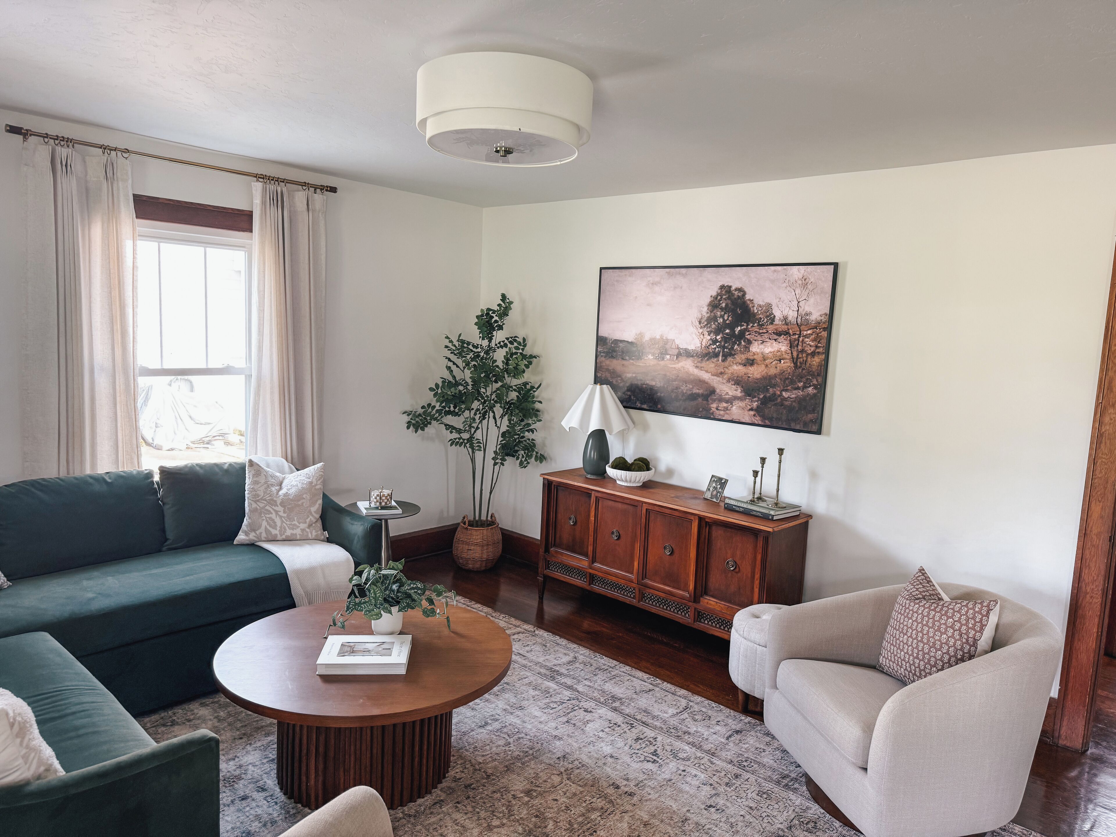 Televisión y chimenea 