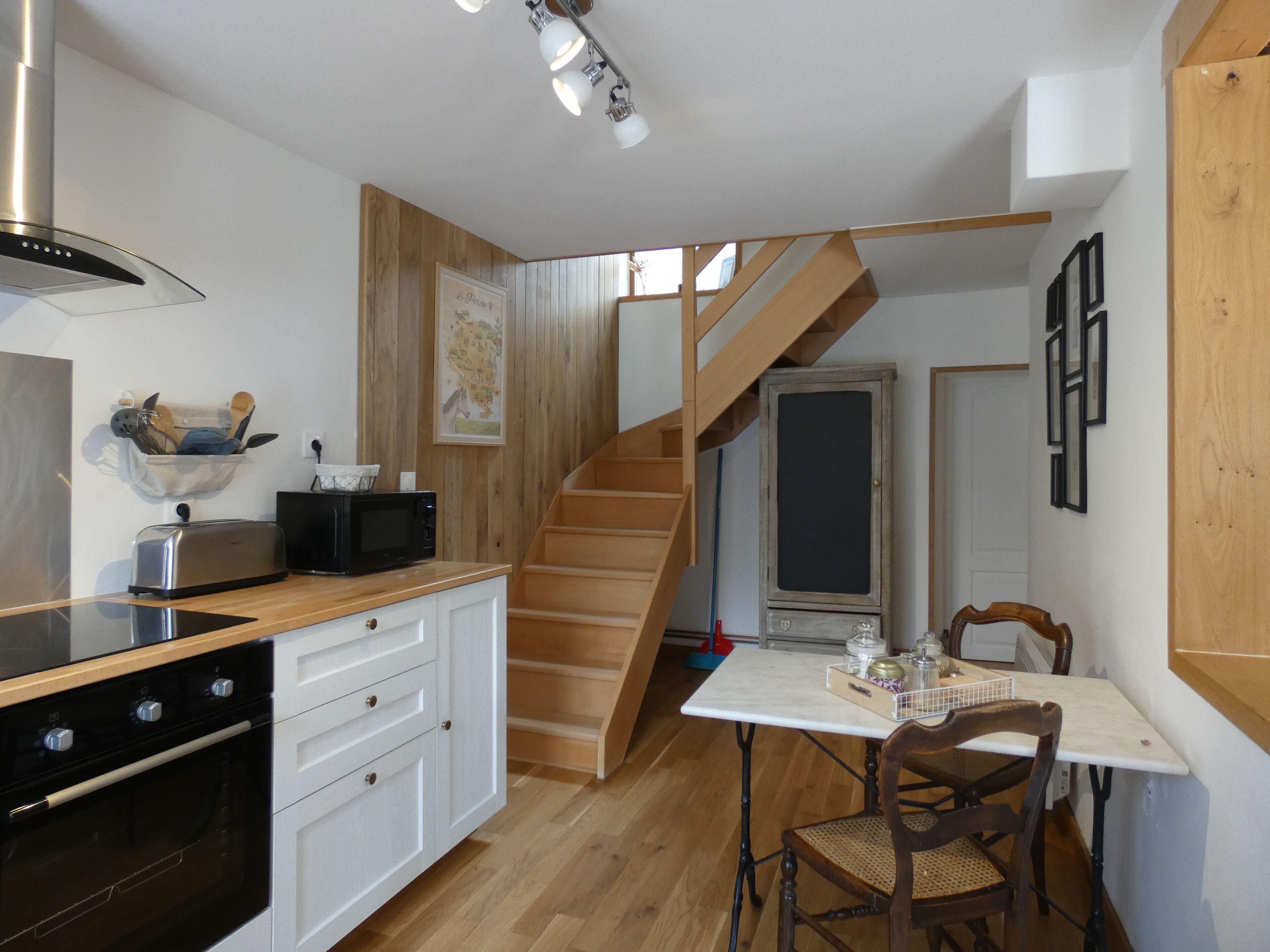 Microondas, horno, parrilla de estufa y lavavajillas 