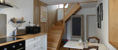 Microondas, horno, parrilla de estufa y lavavajillas