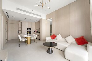 TV - Refined 1 BD Apartment in JVC (Dubai)