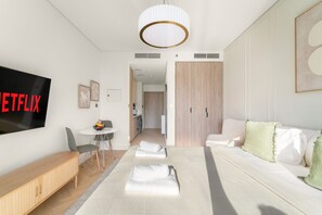 1 habitación, tabla de planchar con plancha, wifi gratis y ropa de cama 