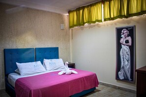 1 chambre, fer et planche à repasser, Wi-Fi, draps fournis