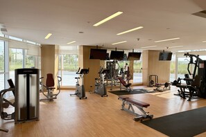 Fitness facility - Contemporary Hotel-Like Studio in Damac Hills (Dubai)