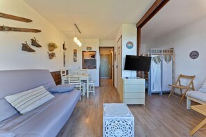 TV - 100m from resort center, 7th floor, balcony, tv, ski locker, 30m², Les Orres (Les Orres)