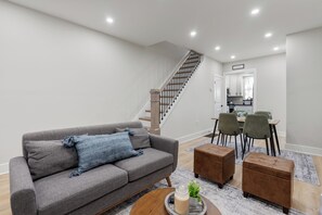 Televisión y chimenea 