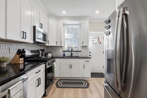 ميكروويف، فرن، موقد طهي مسطح، غسالة أطباق