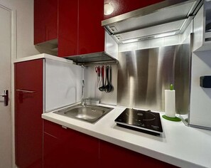 Kühlschrank, Mikrowelle, Ofen, Toaster