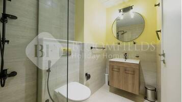 Basic Apartment | Bathroom