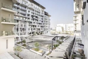 Exterior - 220 Bloomfields Snug STU Oasis Masdar (Abu Dhabi)