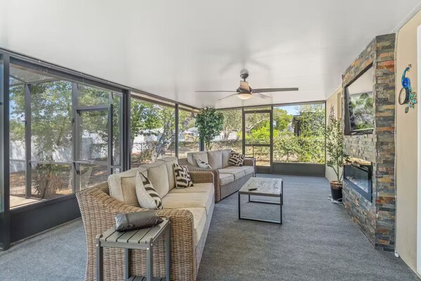 Älytelevisio, takka